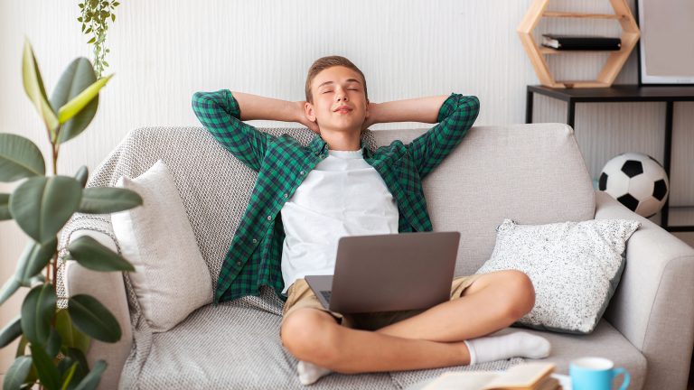 Mon Alvéole Espaces de vie indépendants écoresponsables et solidaires gamme de modules chambre d'étudiant